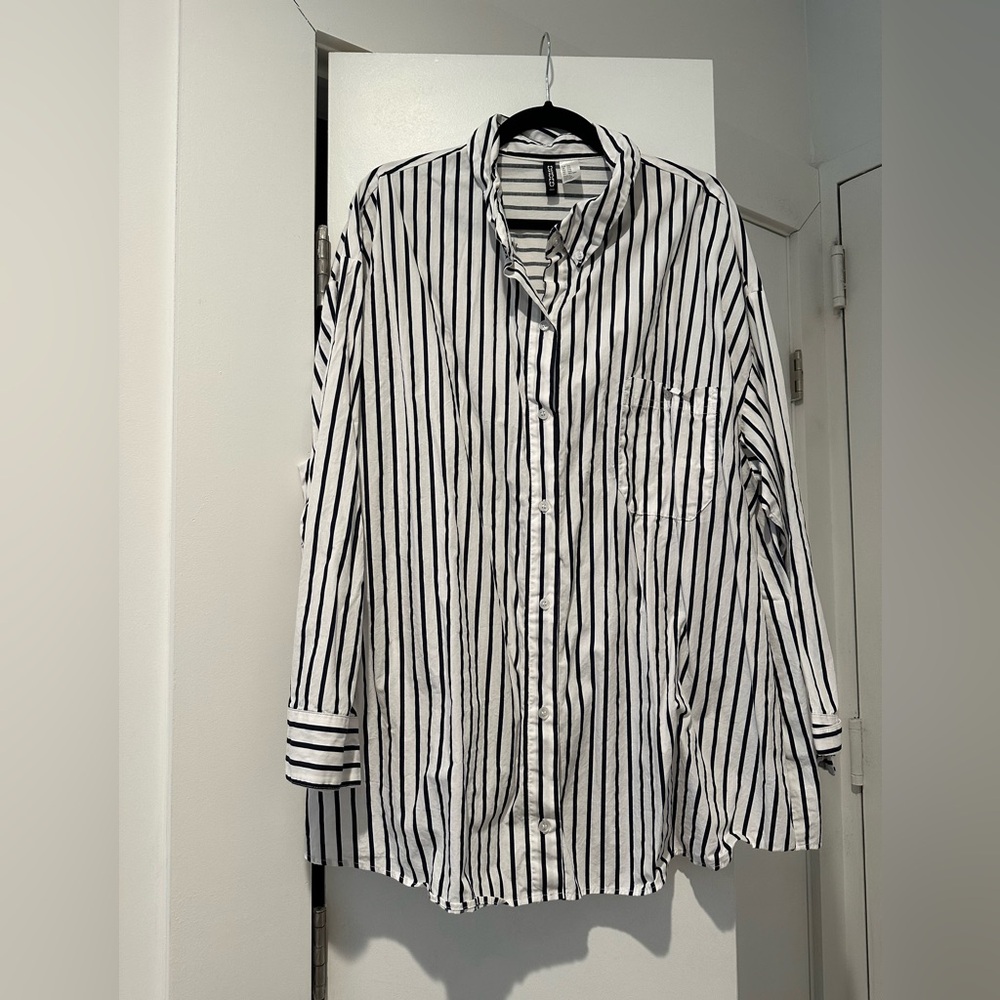 H&M striped cotton poplin button up